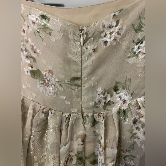 STORIA Mona Maxi Dress With Smocking In Summer Neutral & Cream Floral Sz Large - Picture 6 of 8